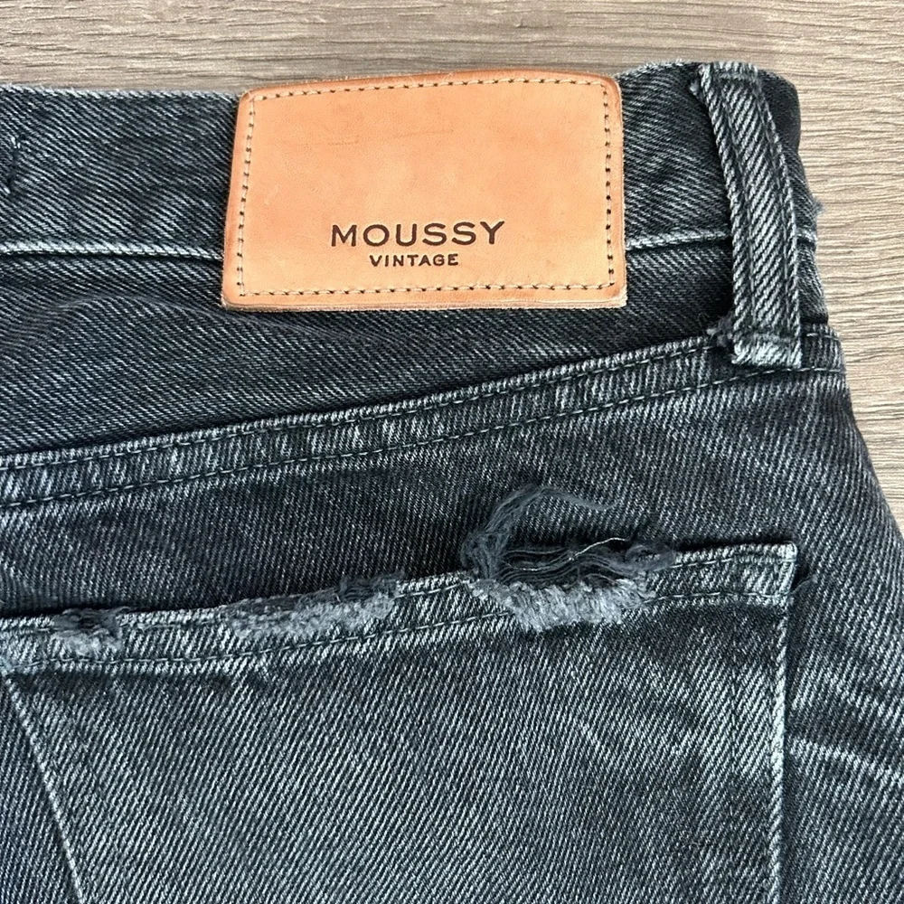 Moussy Vintage Charcoal Distressed Ankle Jeans Size 25